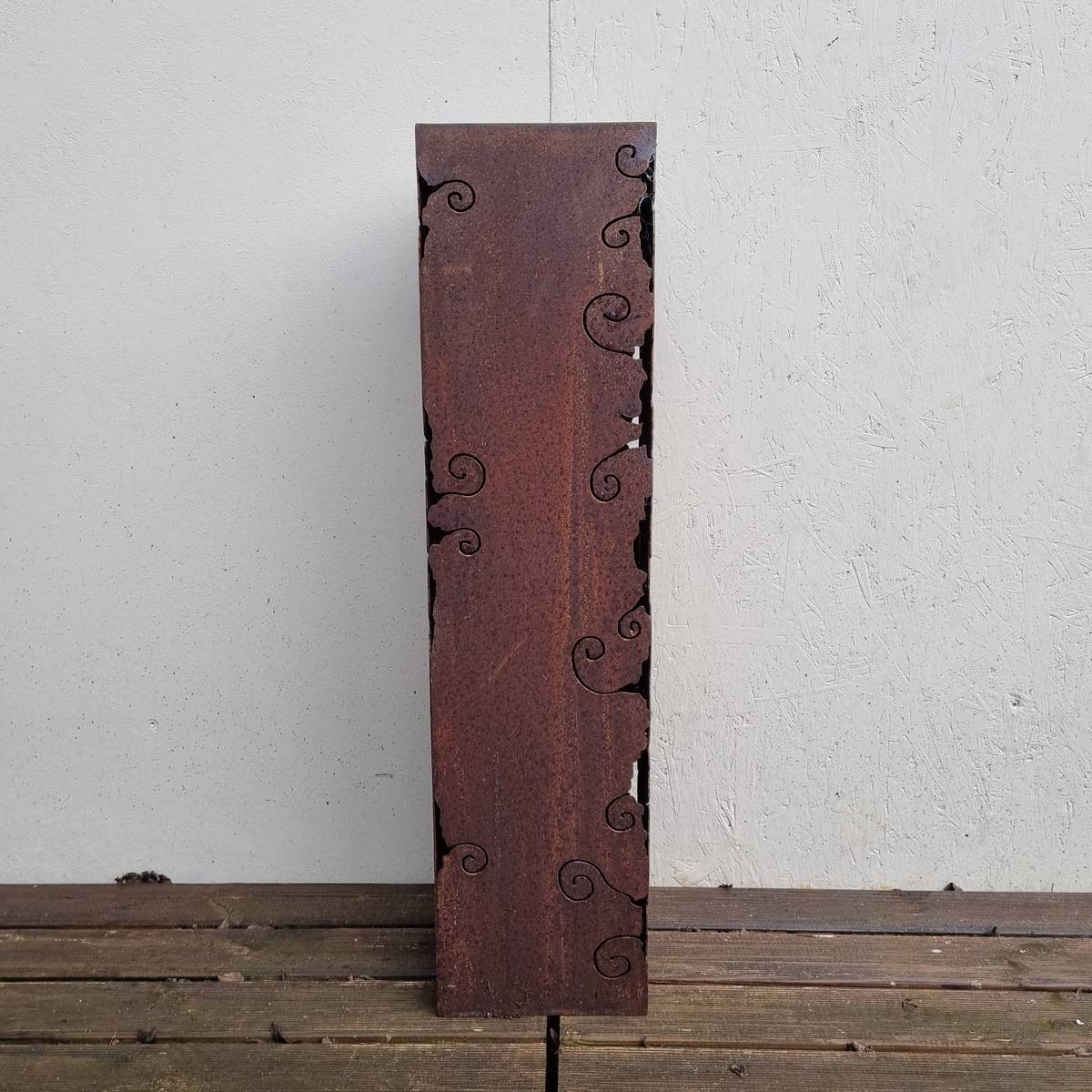 Säule aus Rosteisen, 80 