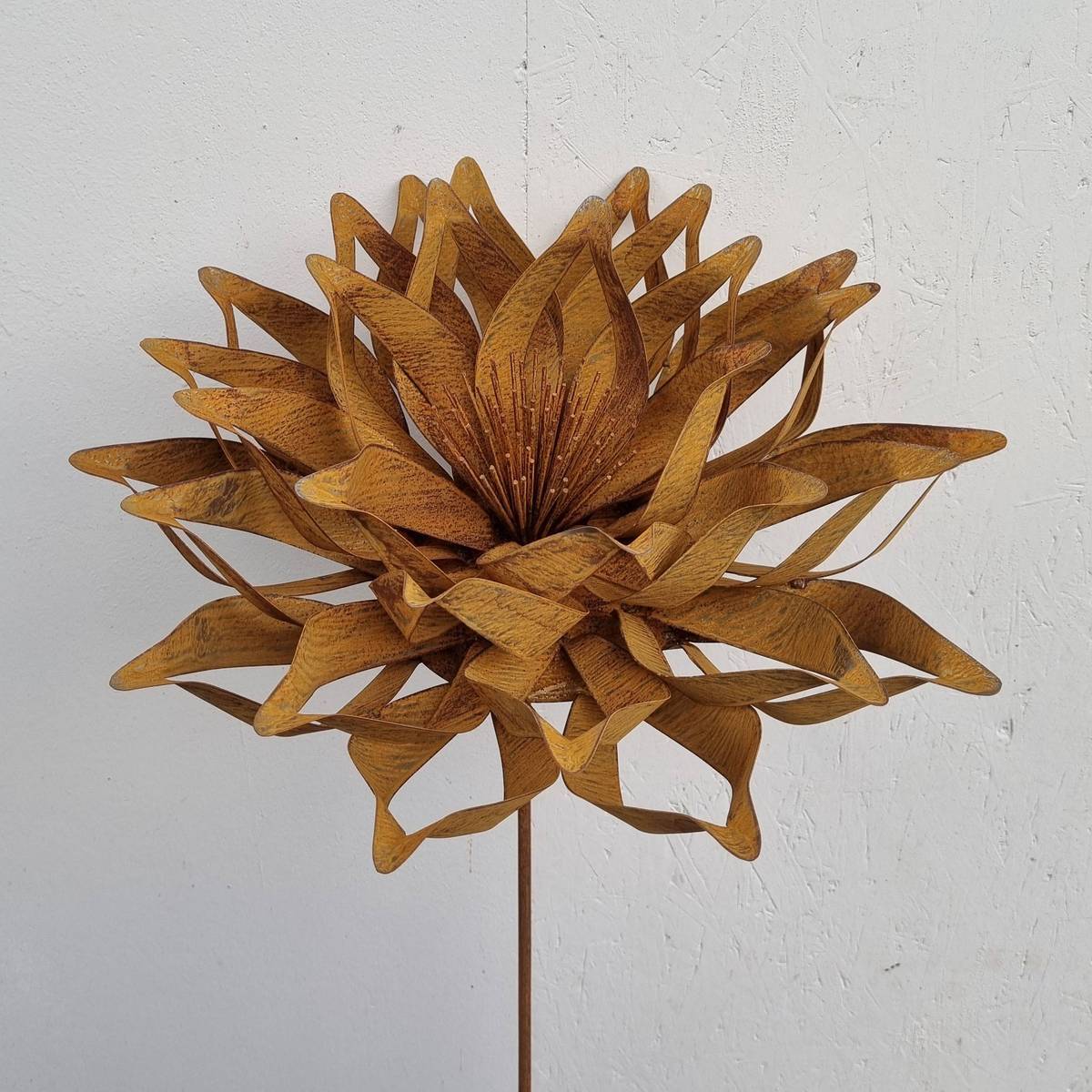 Fleur en fer rouillé, 157 cm 