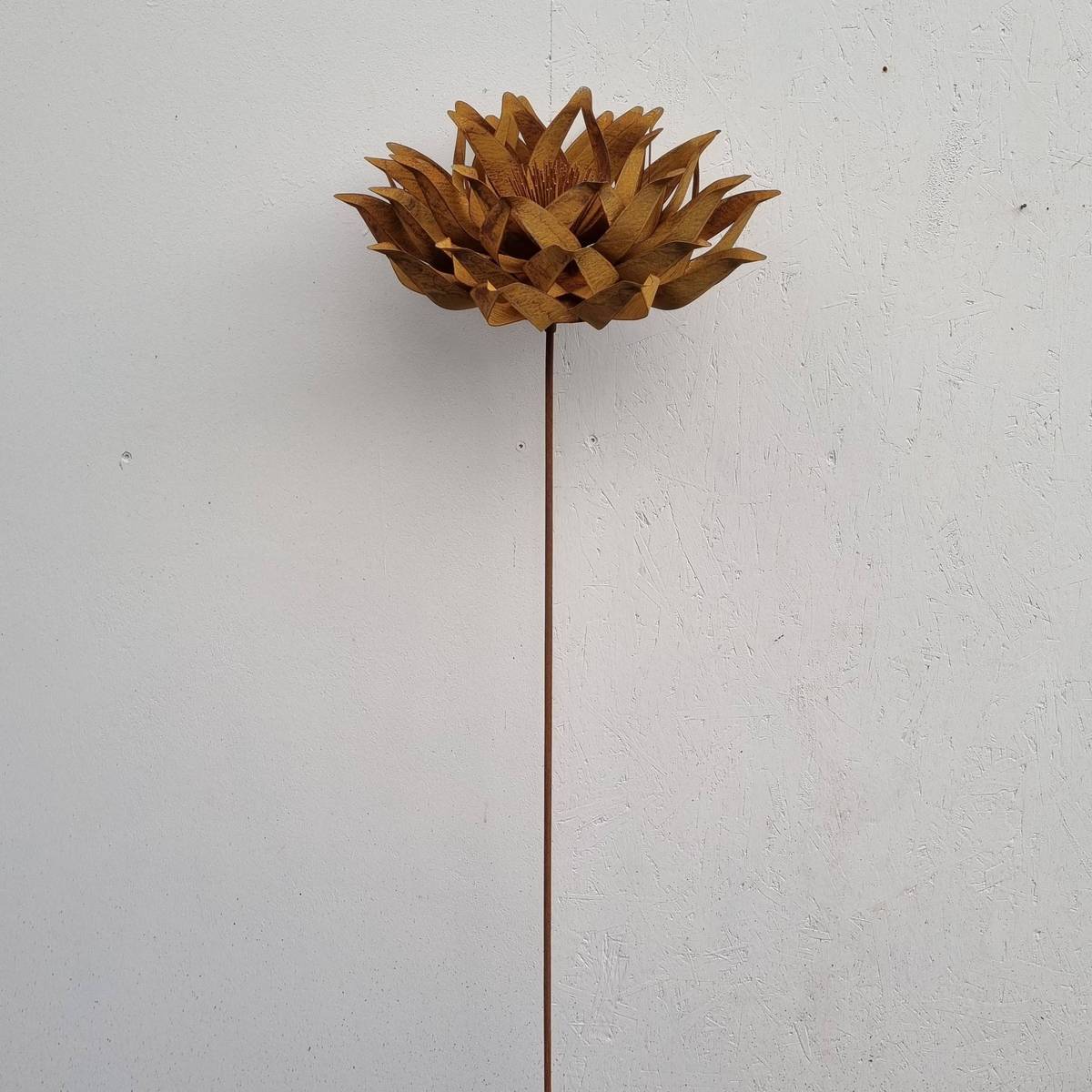Fleur en fer rouillé, 157 cm 