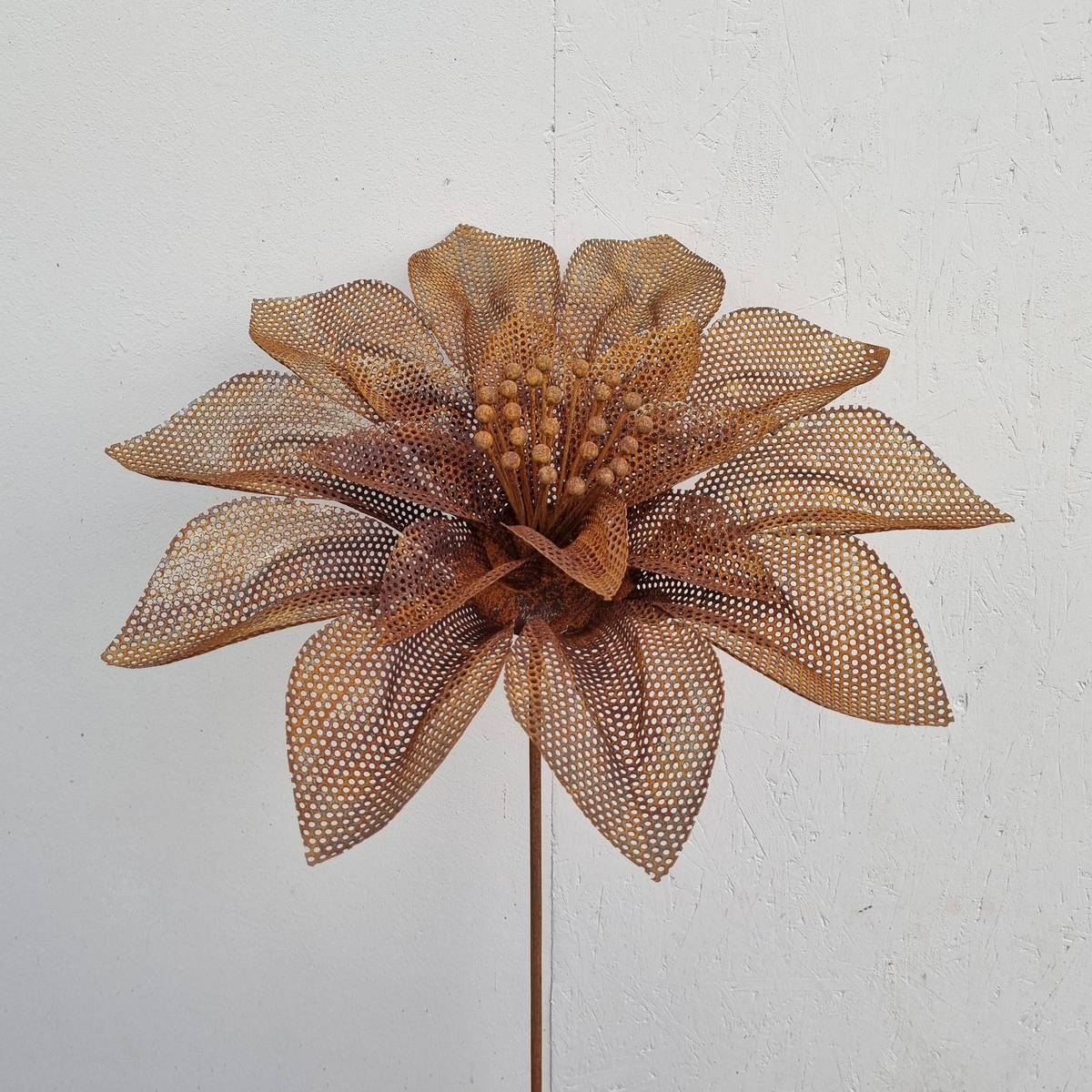 Fleur en fer rouillé, 156 cm 