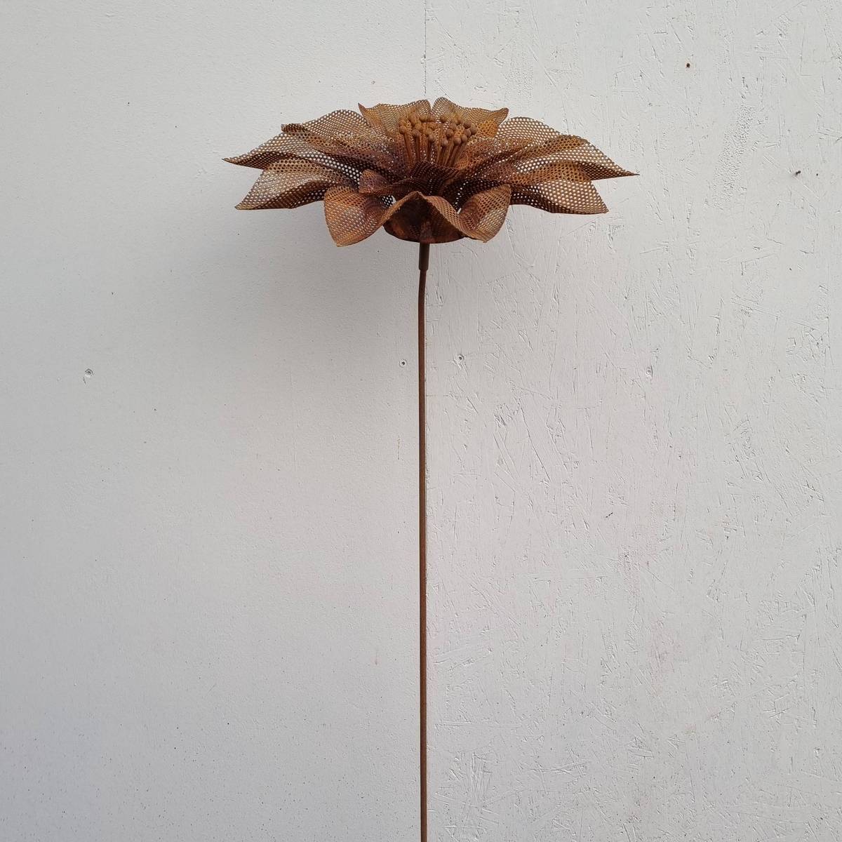 Fleur en fer rouillé, 156 cm 