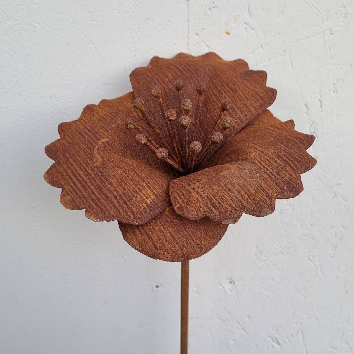 Fleur en fer rouillé, 146 cm 