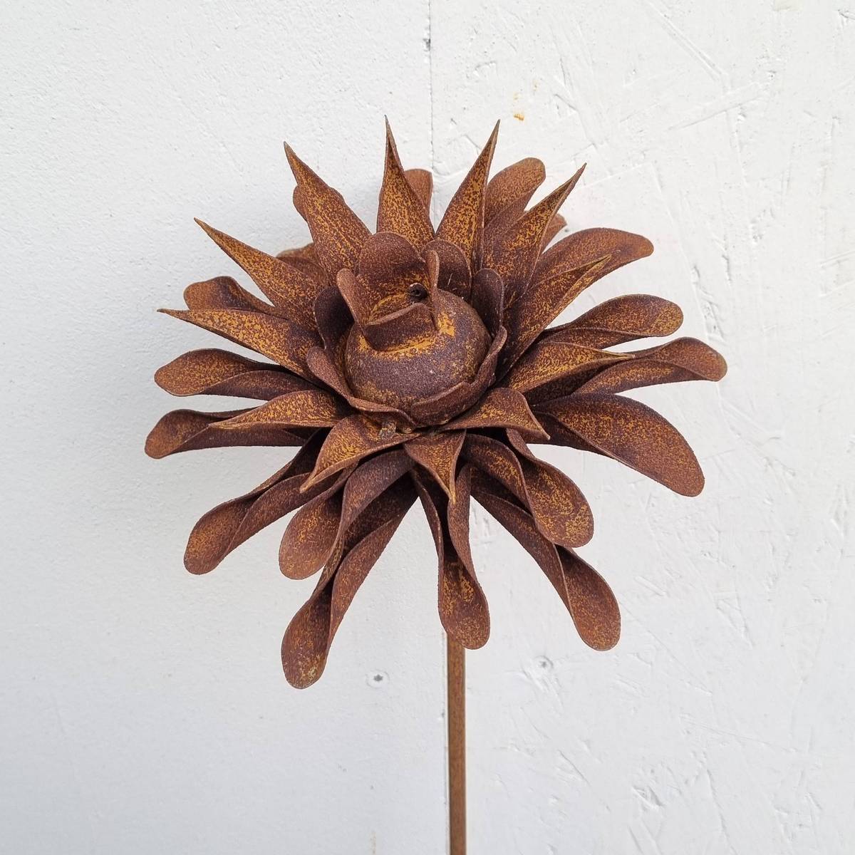 Fleur en fer rouillé, 148 cm 