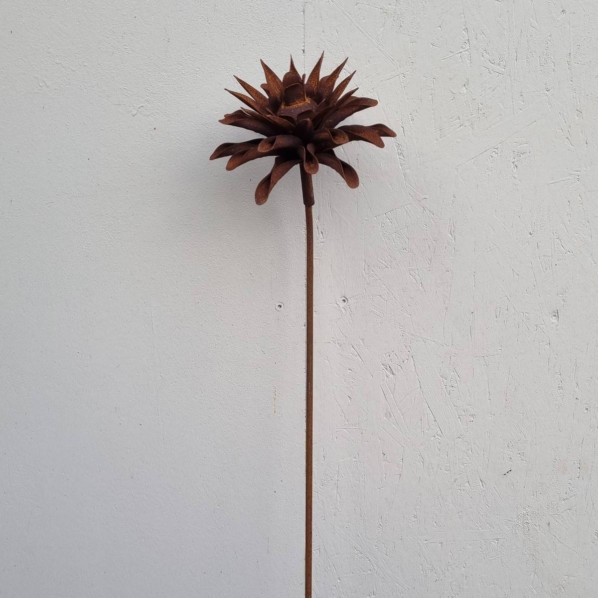 Fleur en fer rouillé, 148 cm 