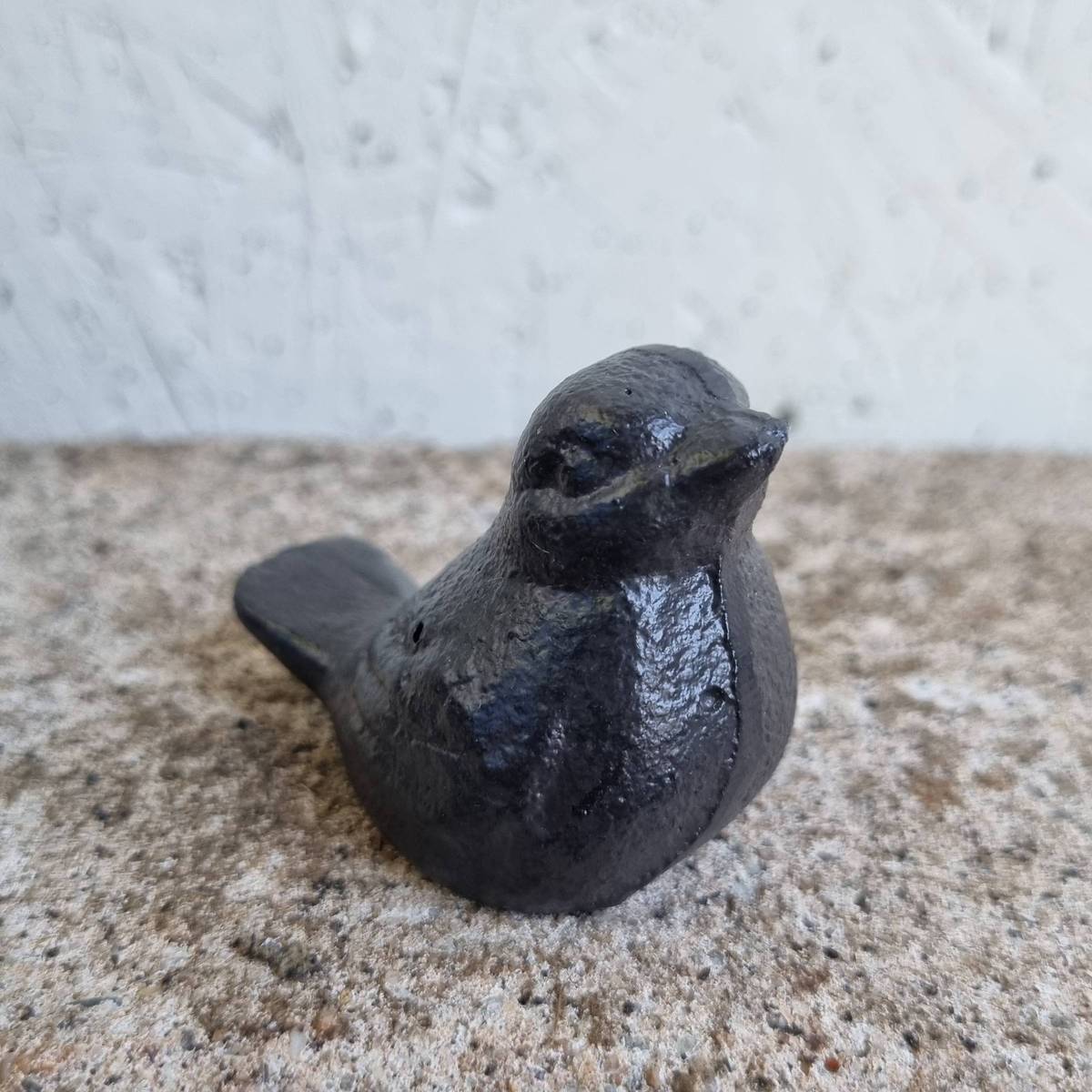 Kleiner Vogel aus Guss, 4 cm 