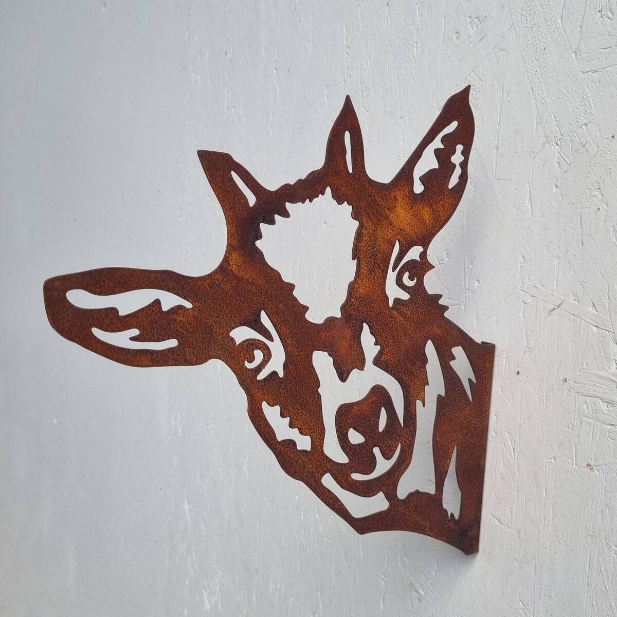 Ziegenkopf aus Rosteisen, 32 cm 