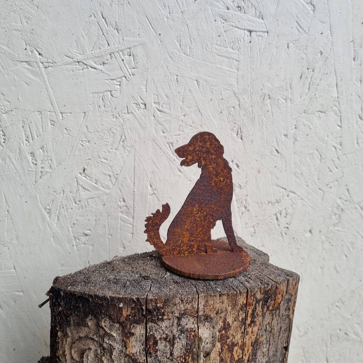 Jagdhund aus Rosteisen, 8 cm 