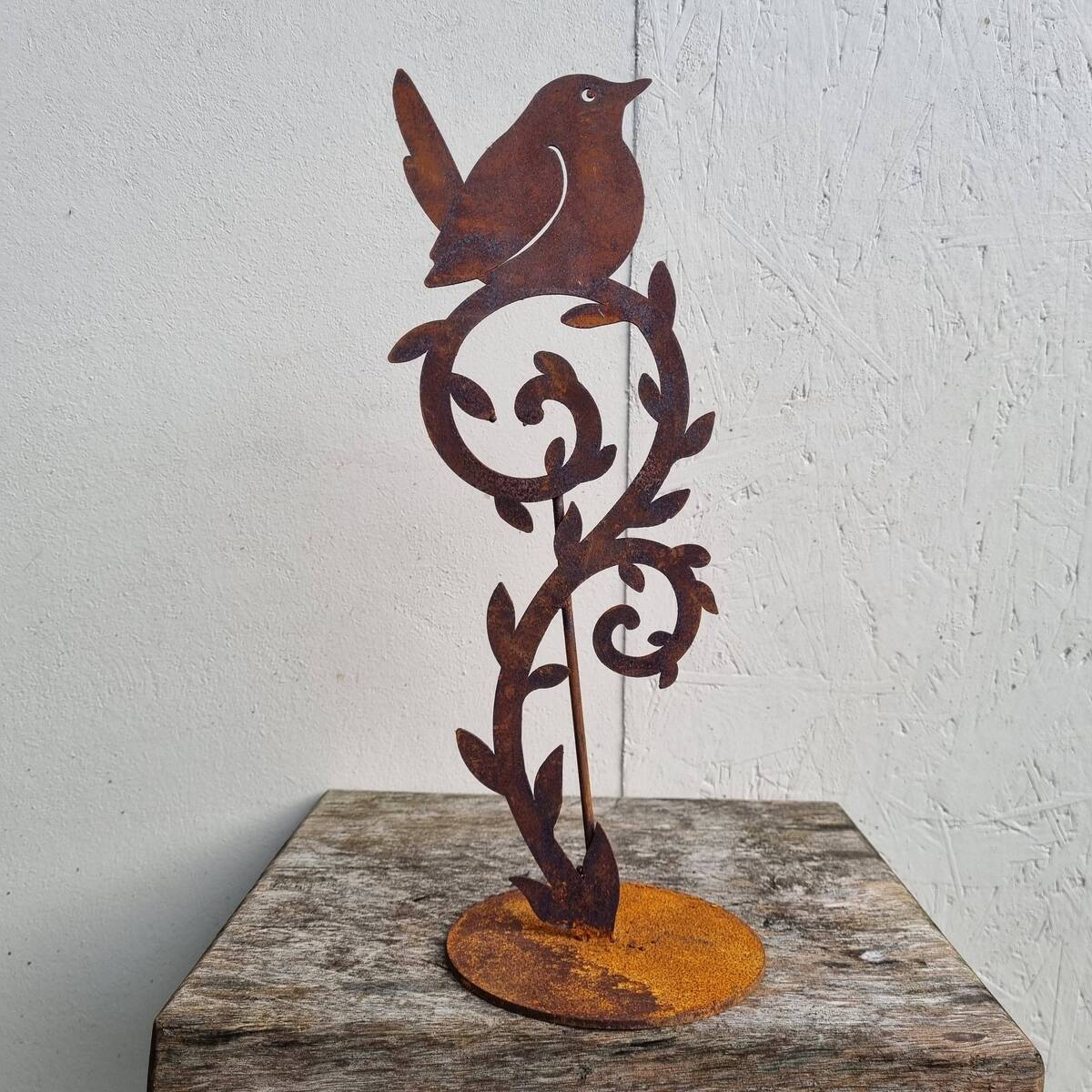 Vögelchen auf Ast, aus Rosteisen, 34 cm 