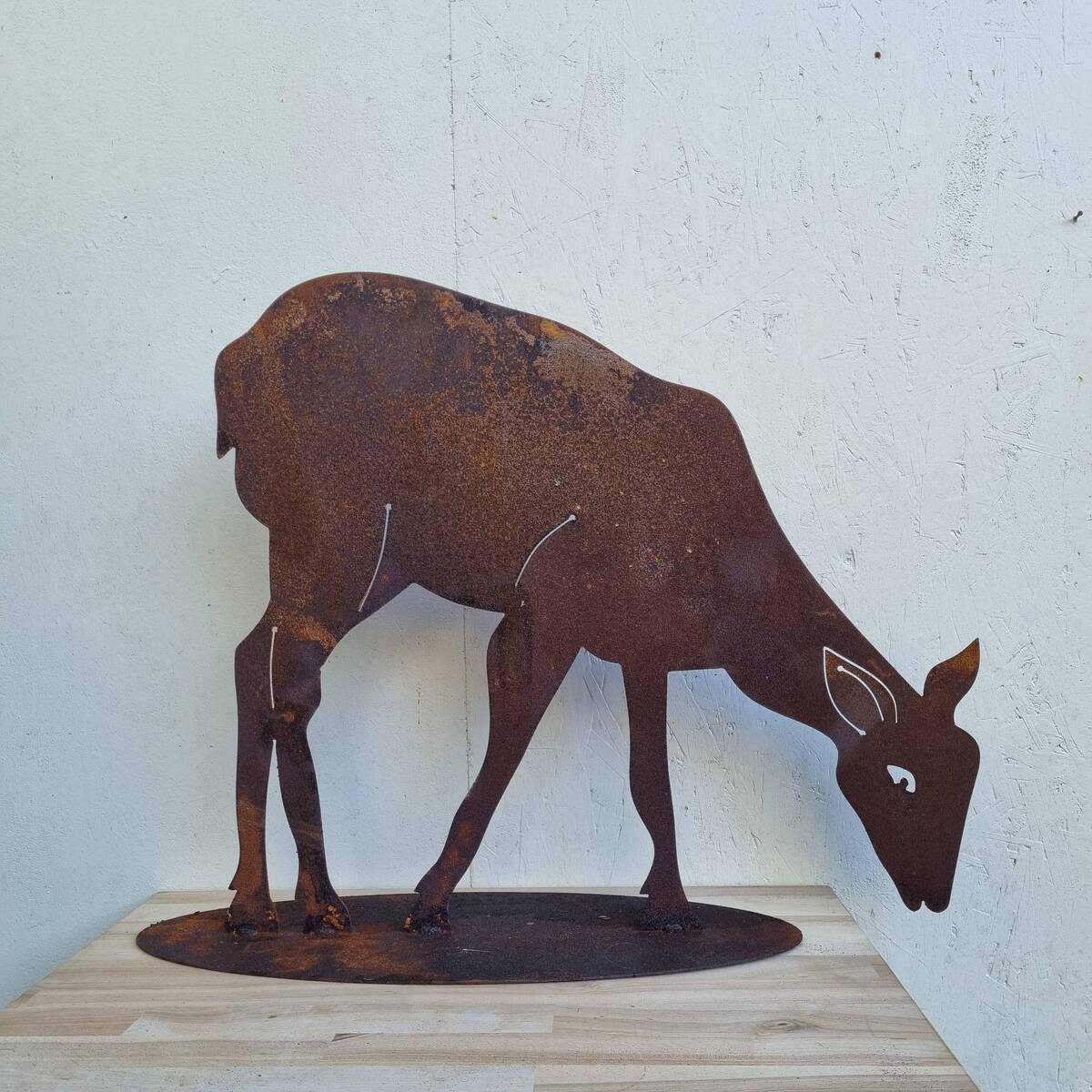 Chevreuil en fer rouillé, H. 50 cm 