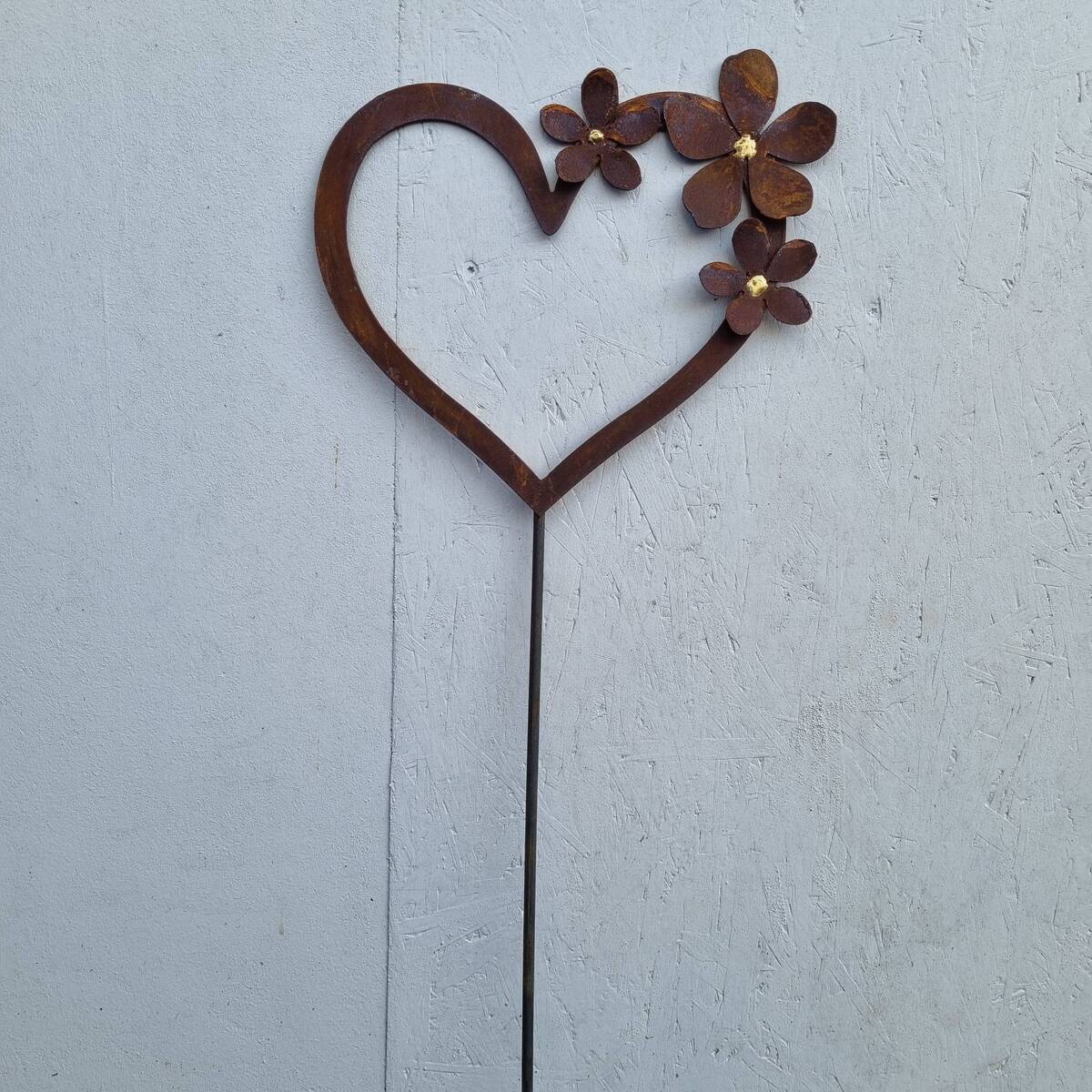 Herz auf Stab, aus Rosteisen, 121 cm 