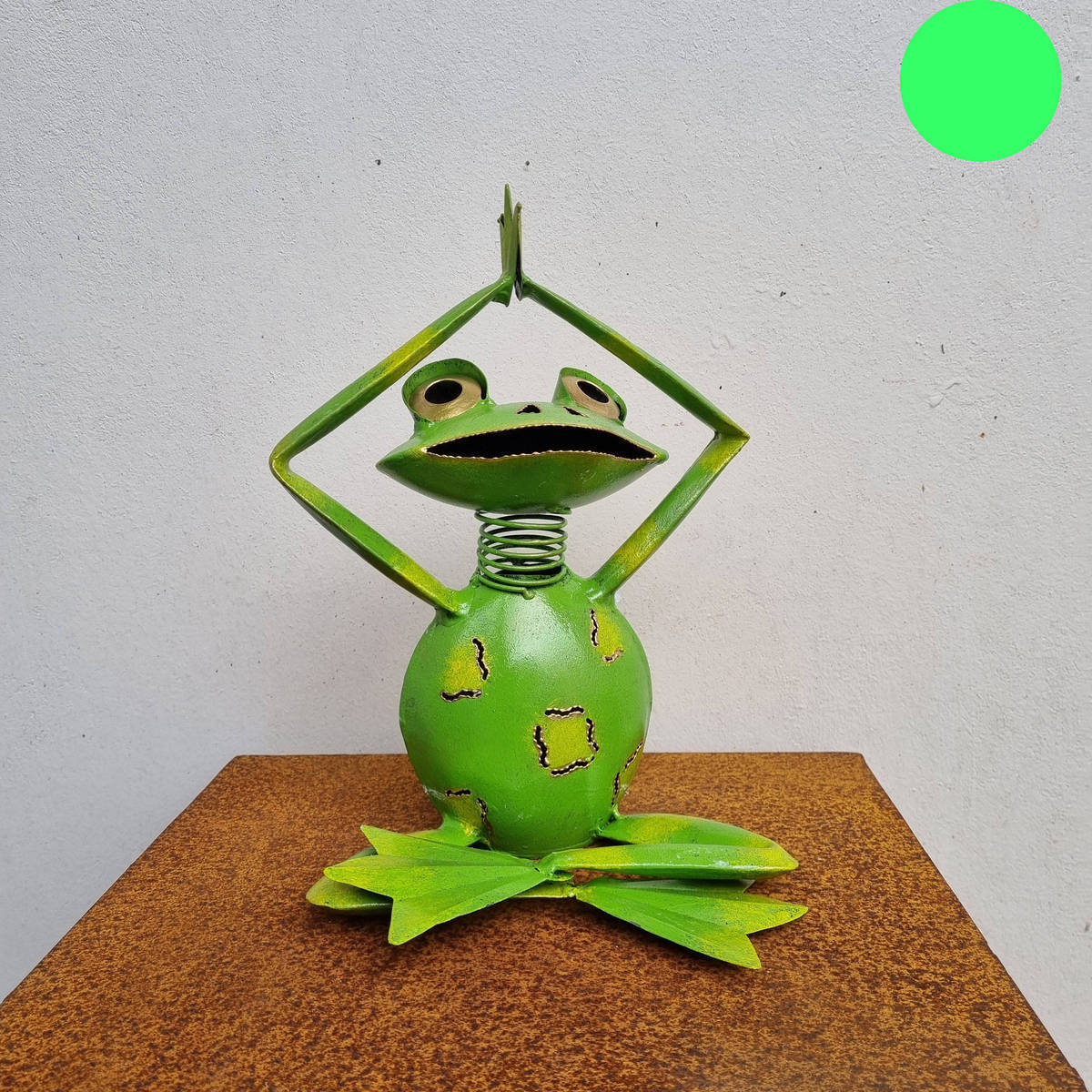 Grenouille au yoga, en métal peint, 27 cm 
