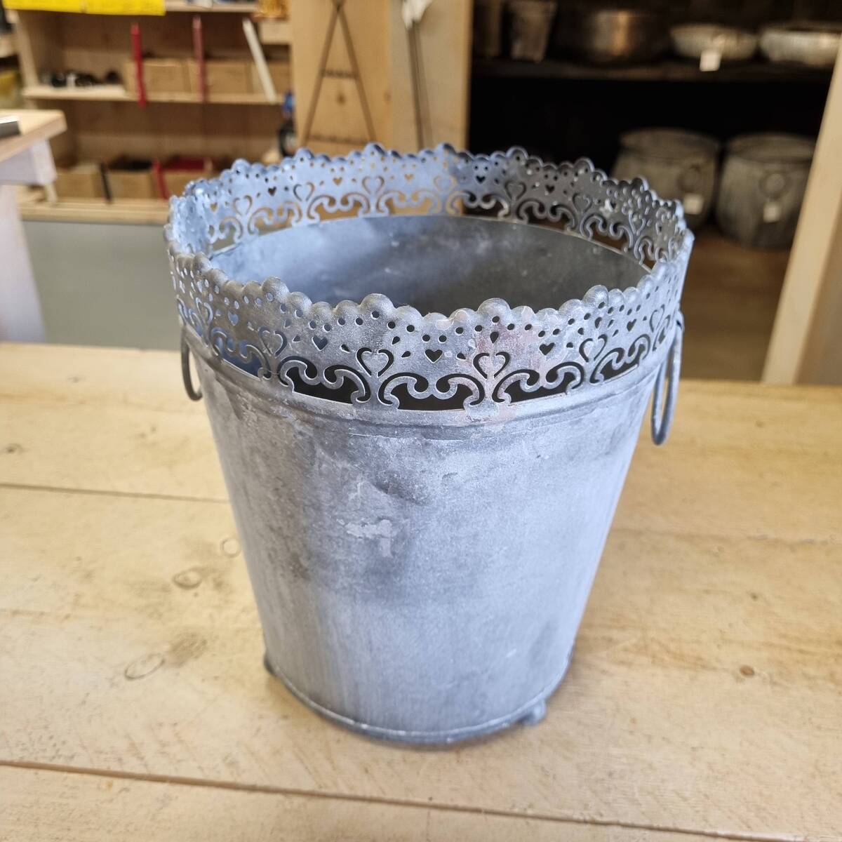 Cache-pot en métal vieilli, 20 cm 