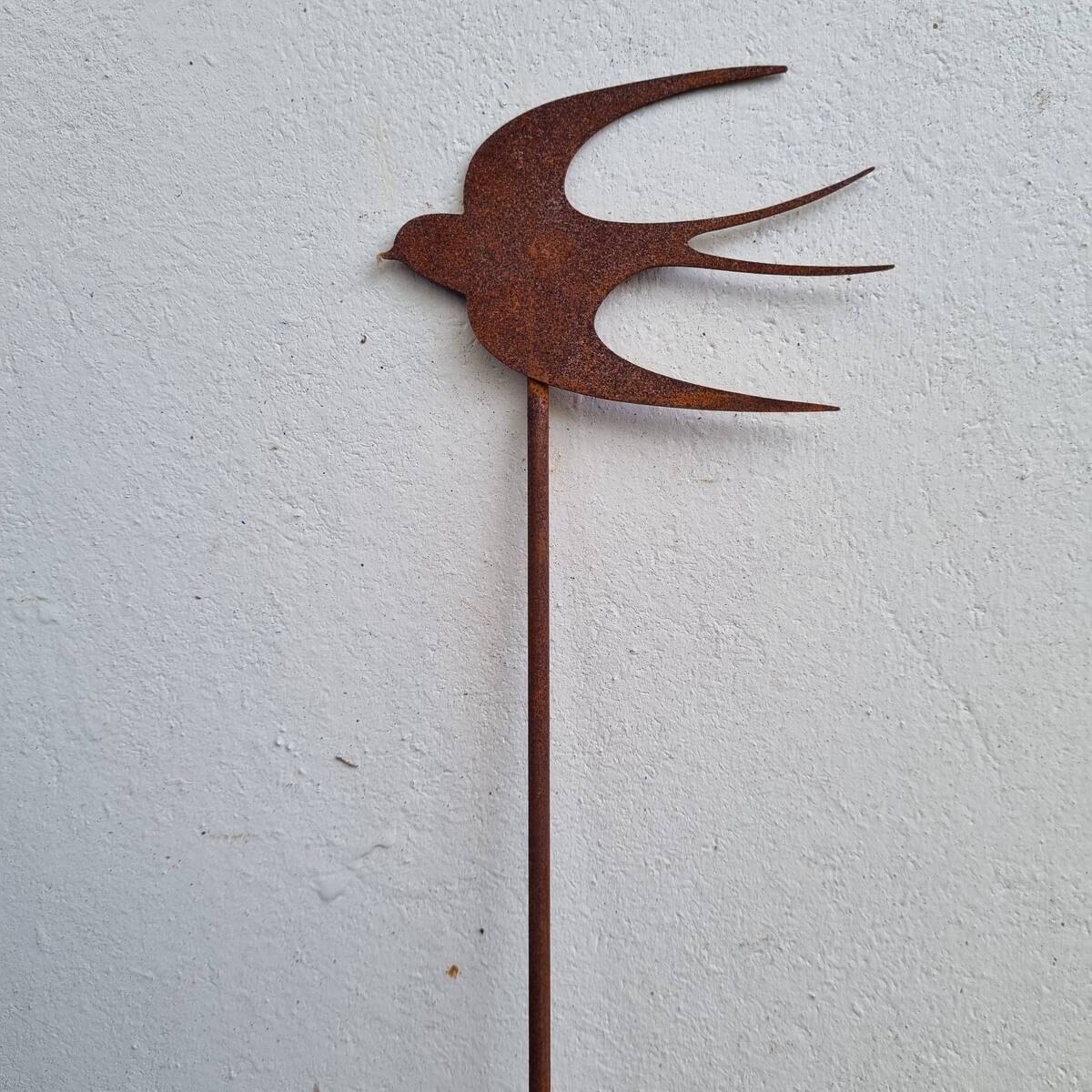 Hirondelle sur tige, en fer rouillé, 34 cm 
