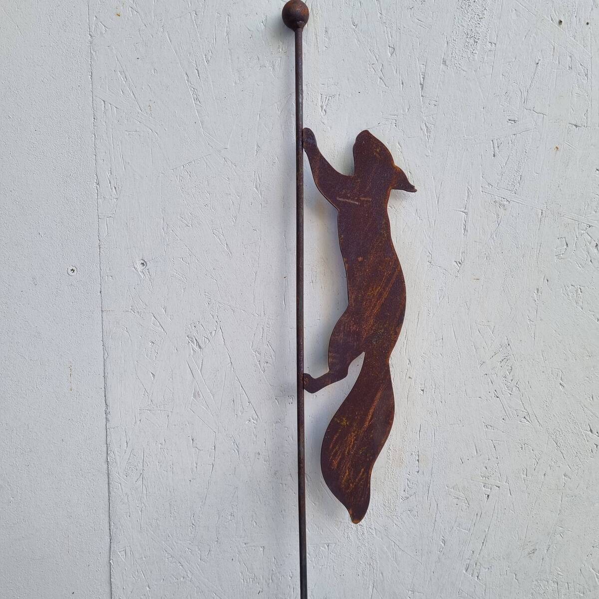 Ecureuil en fer rouillé, sur tige, 140 cm 