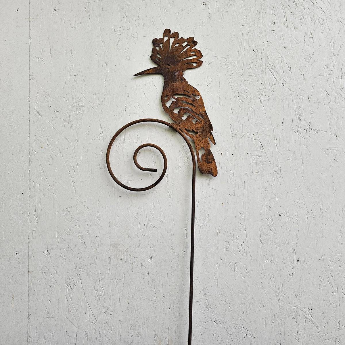 Huppe en fer rouillé, sur tige, 175 cm 