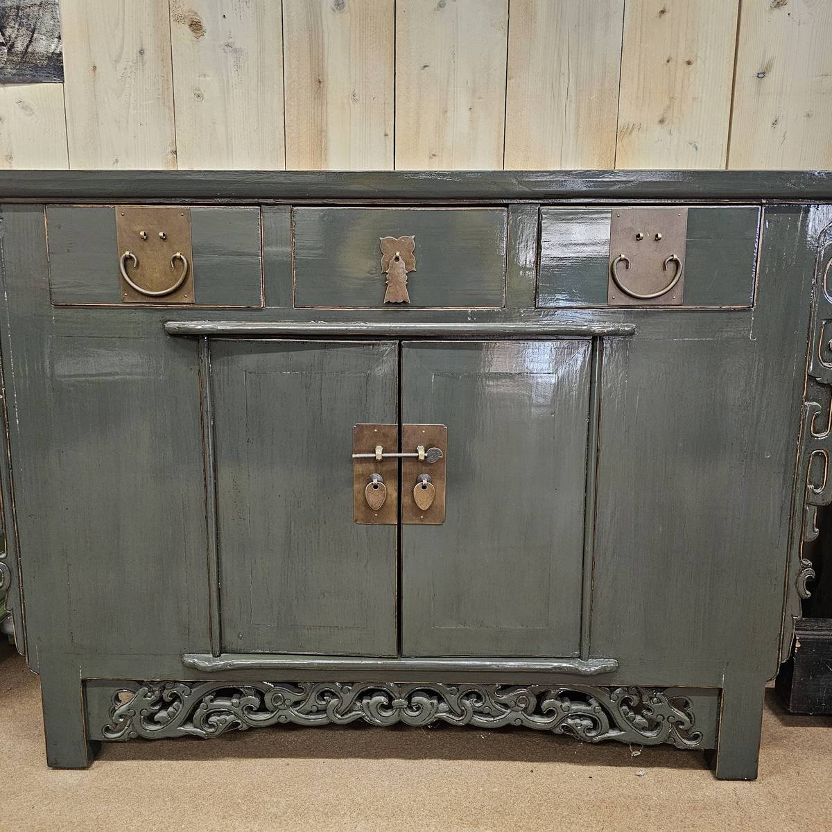Commode chinoise ancienne, en bois d'orme 