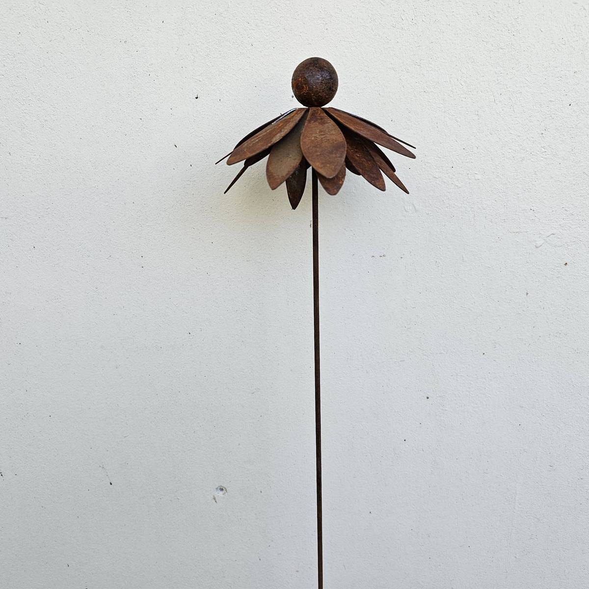 Echinacea aus Rosteisen, am Stab, 102 cm 