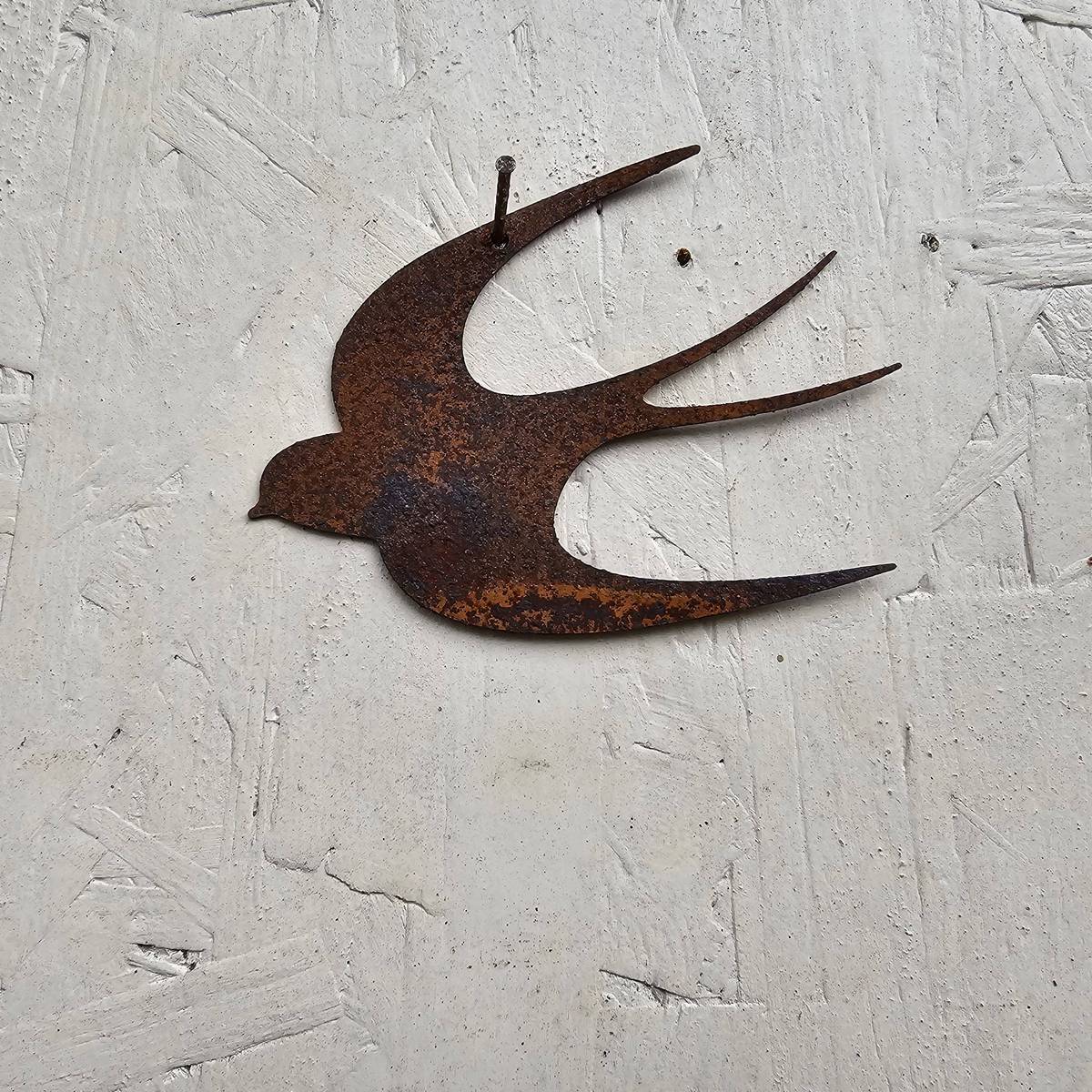 Schwalbe aus Rosteisen, zum hängen, 10 cm 