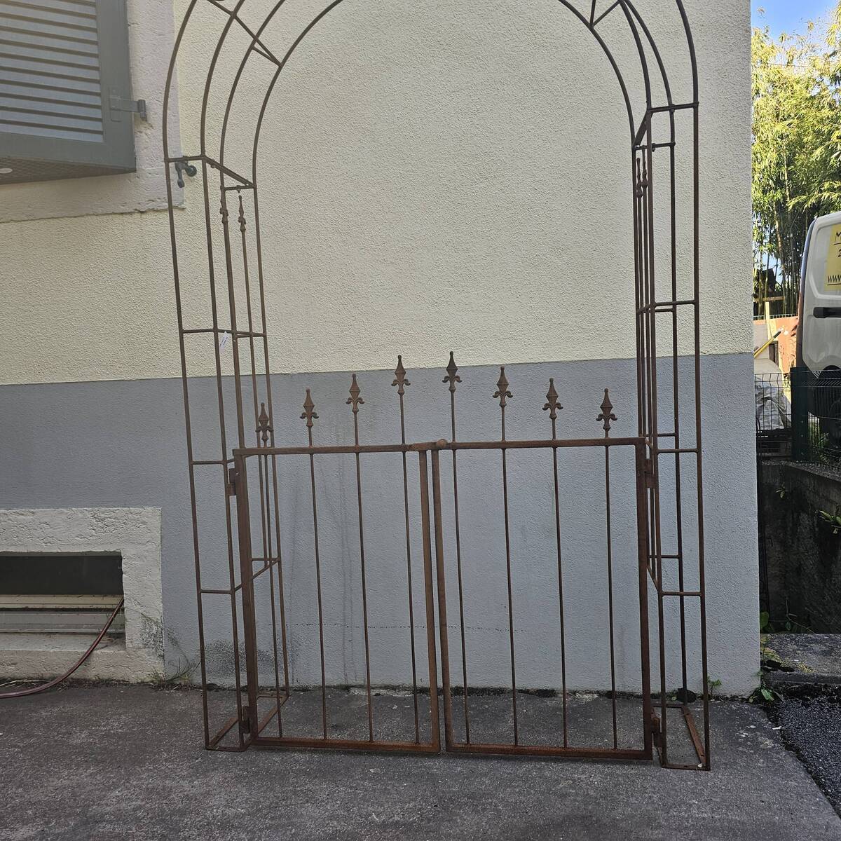 Arc pour rosier, en fer massif, avec portes, hauteur intérieur 242 cm, Largeur intérieur 125 cm 
