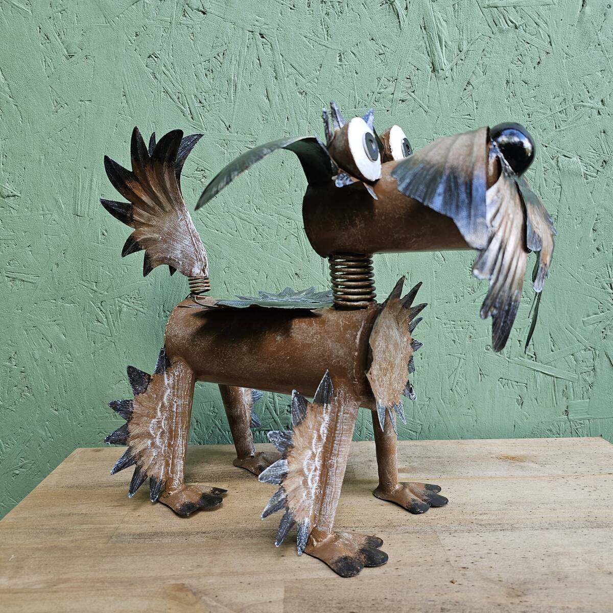 Hund aus Metall, bemalt, Länge 39 cm , Höhe 30 cm 