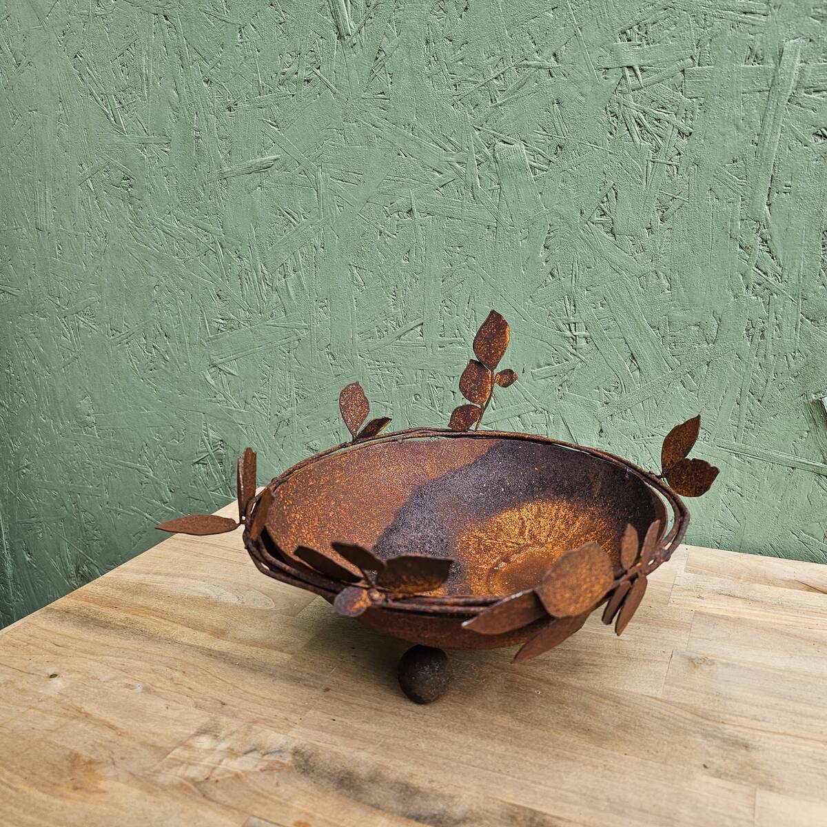Schale mit Draht und Blättern, ⌀ 27 cm 