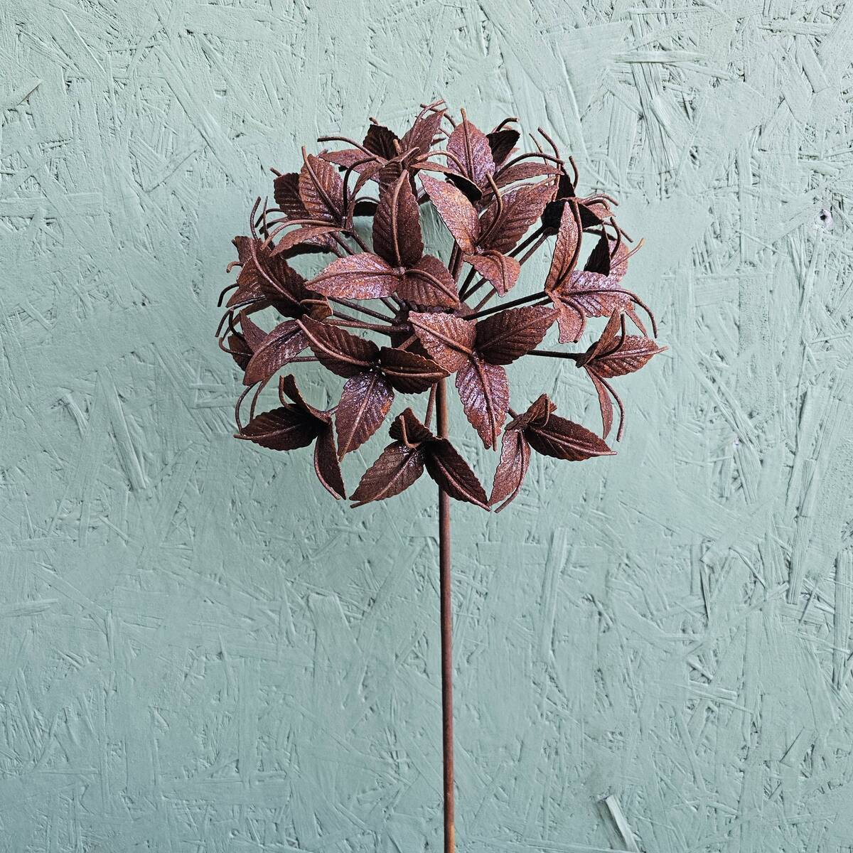 Fleur en fer rouillé, sur tige, 145 cm 