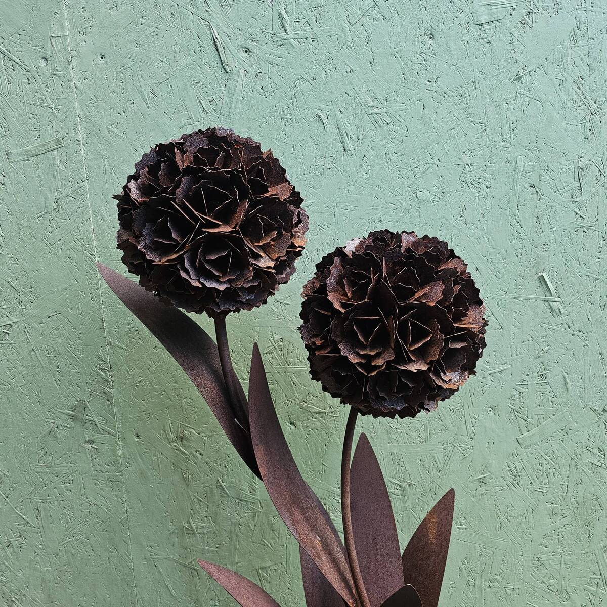 Blumen aus Rosteisen, Blumen Durchmesser 31 cm, H. 126 cm 