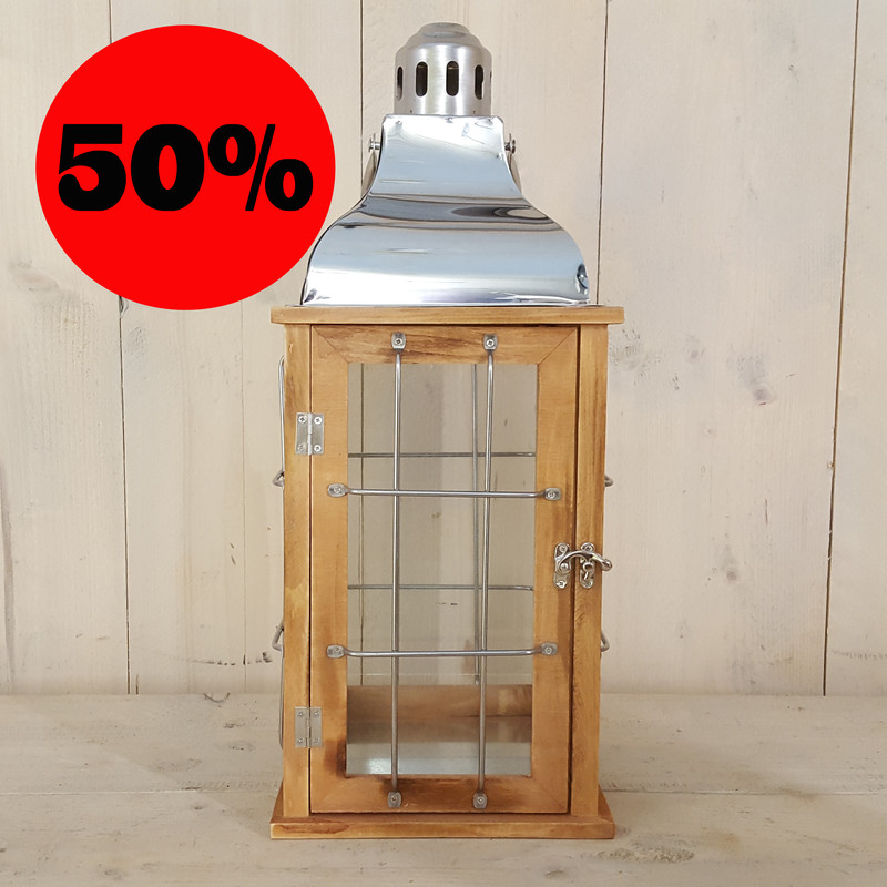 Laterne aus Holz, silbernes Metalldach