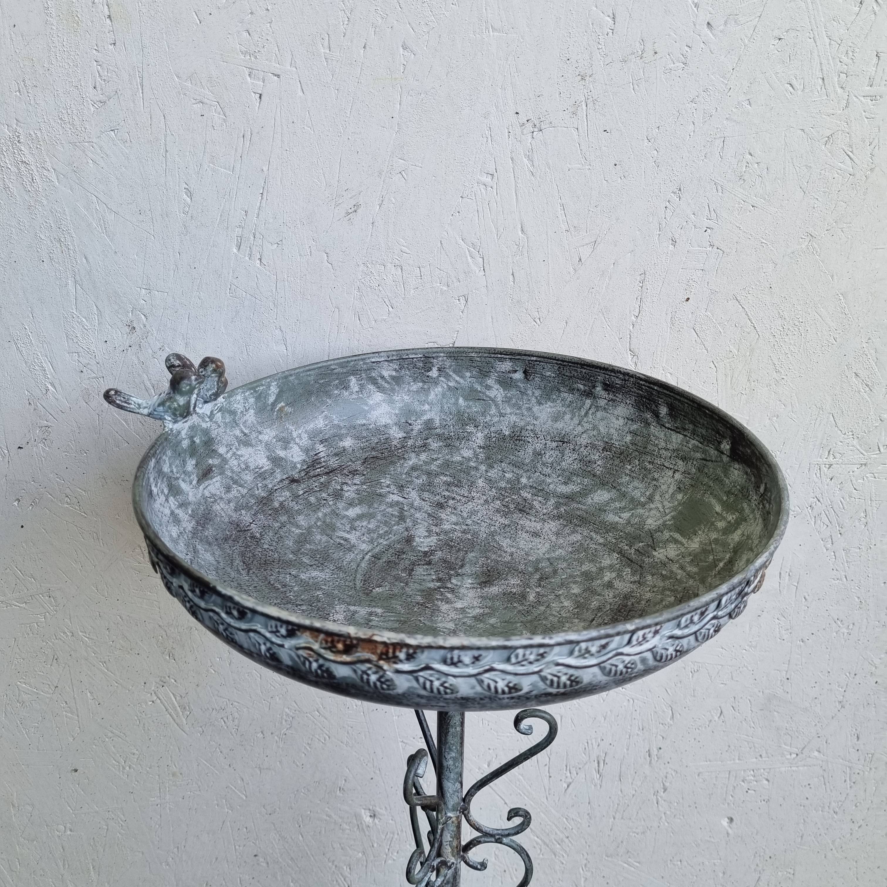 Vogeltränke aus Metall, 75 cm